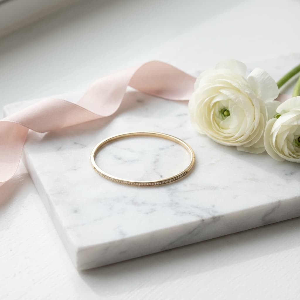 أسورة ذهبية مزخرفة